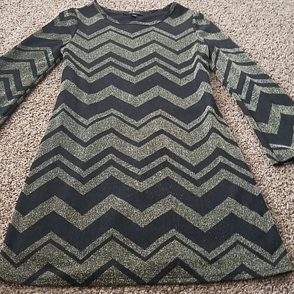 Dress - Picture 1 of 8